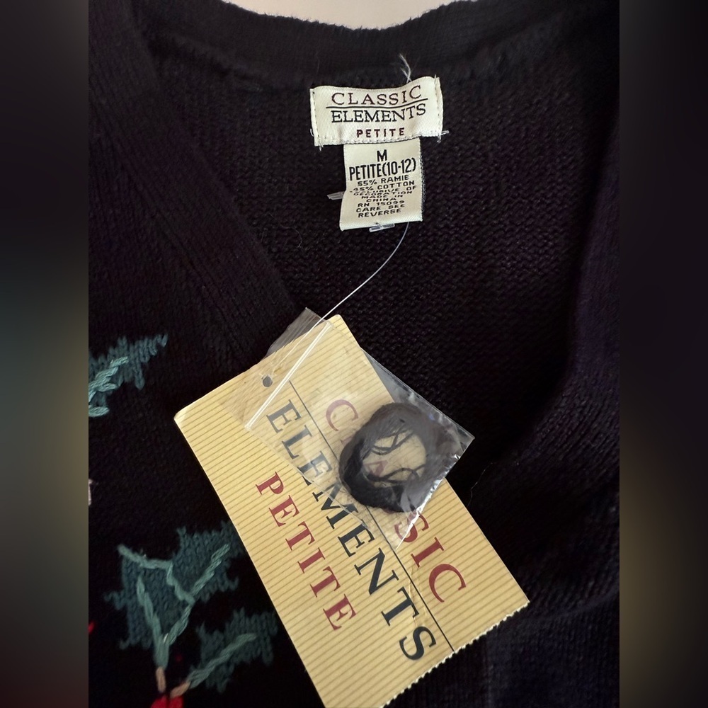 Classic Elements Christmas Holly Embroidered Black Sweater Cardigan Medium NWT - Picture 8 of 9